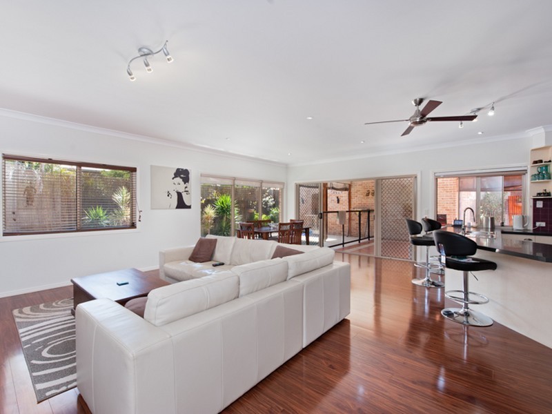 4 Karinya Court, Redland Bay QLD 4165