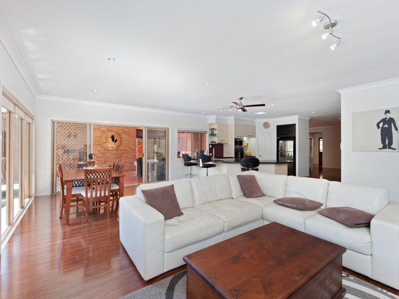 4 Karinya Court, Redland Bay QLD 4165