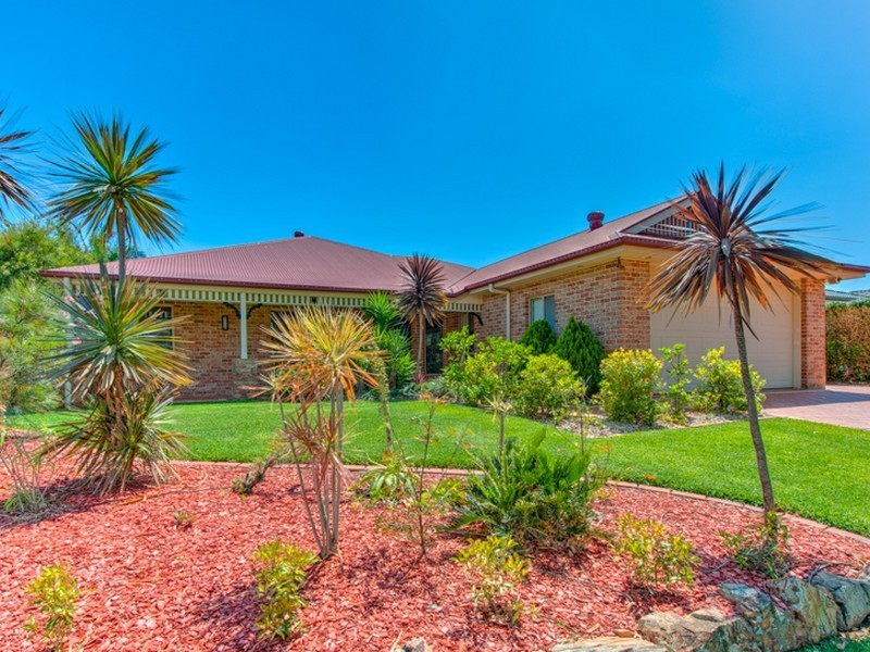 4 Karinya Court, Redland Bay QLD 4165