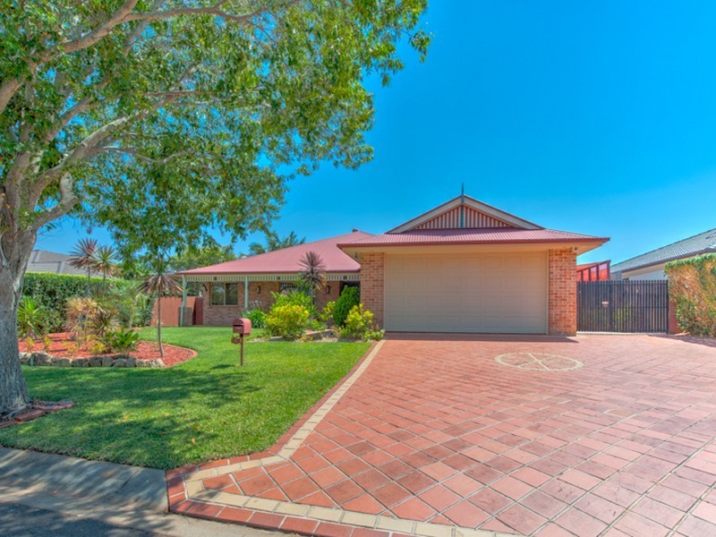 4 Karinya Court, Redland Bay QLD 4165