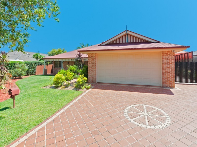 4 Karinya Court, Redland Bay QLD 4165