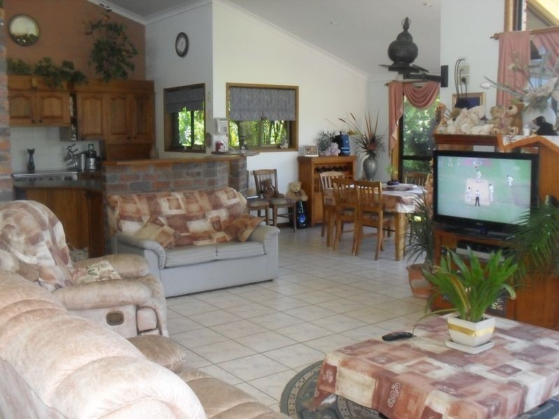 13 MURIEL STREET, Redland Bay QLD 4165