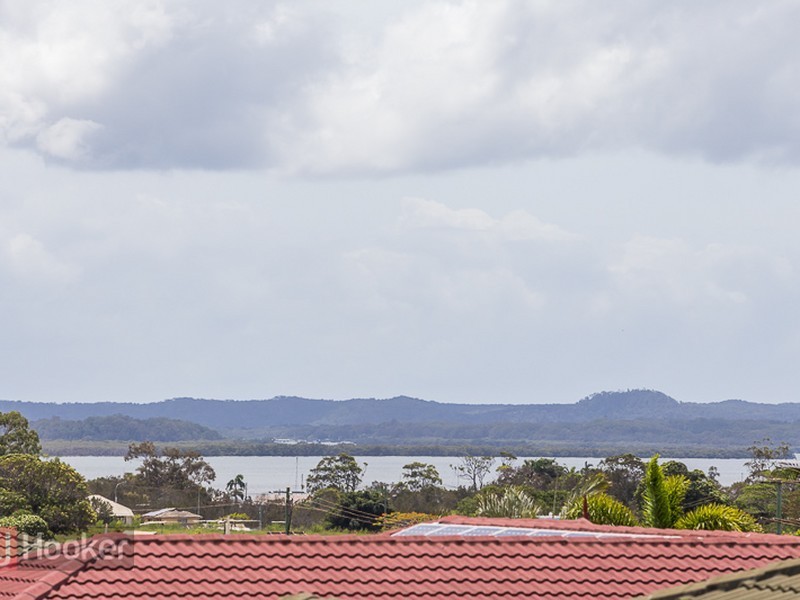 14 Viewfield Street, Redland Bay QLD 4165
