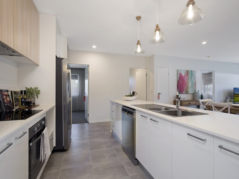 57 Honeysuckle Boulevard, Redland Bay QLD 4165
