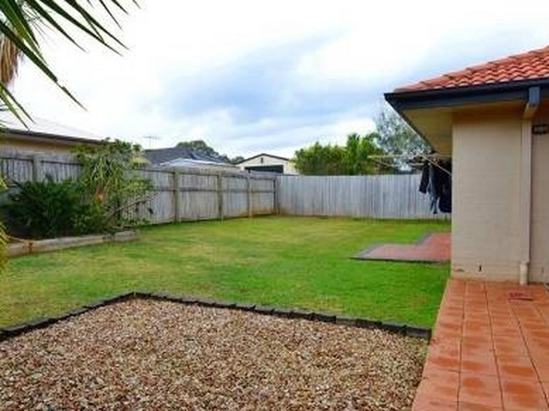 11 Pitman Place, Redland Bay QLD 4165