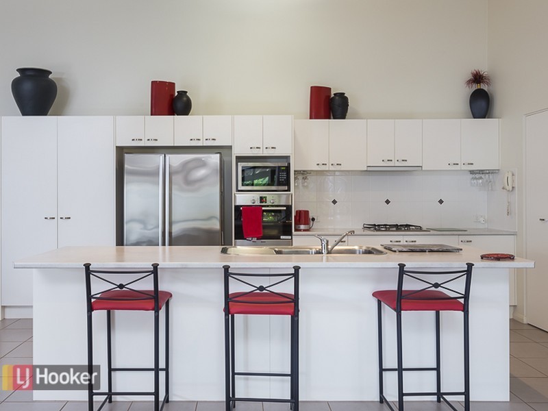 16 Foote Street, Redland Bay QLD 4165