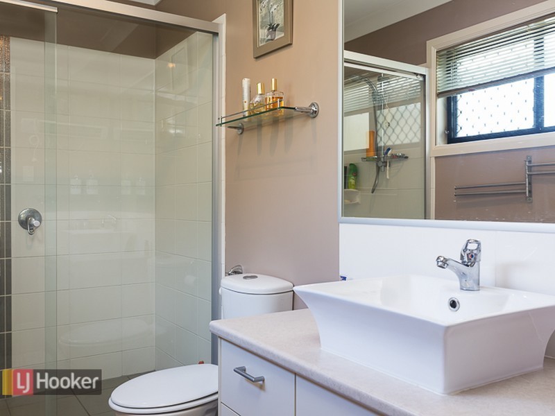 16 Foote Street, Redland Bay QLD 4165