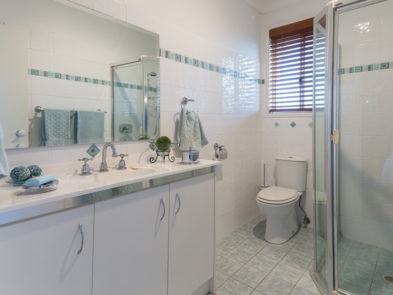 28 The Rampart, Redland Bay QLD 4165