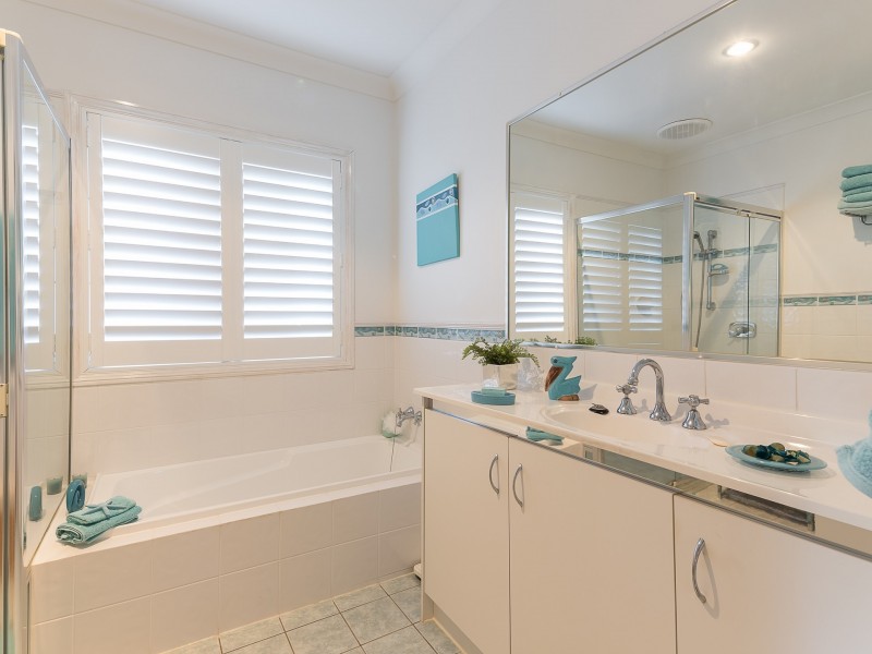 28 The Rampart, Redland Bay QLD 4165