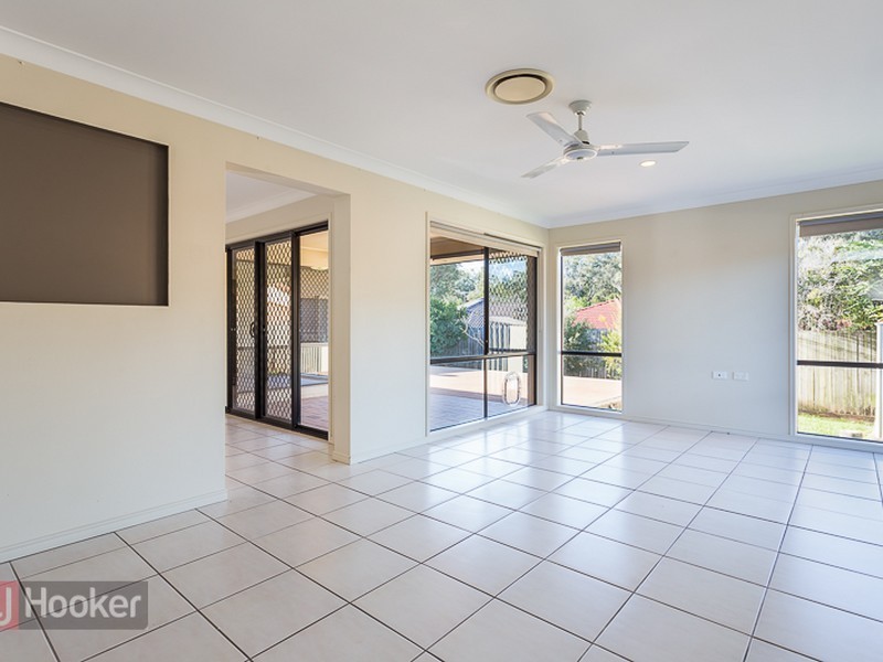 27 Caswell Crescent, Redland Bay QLD 4165