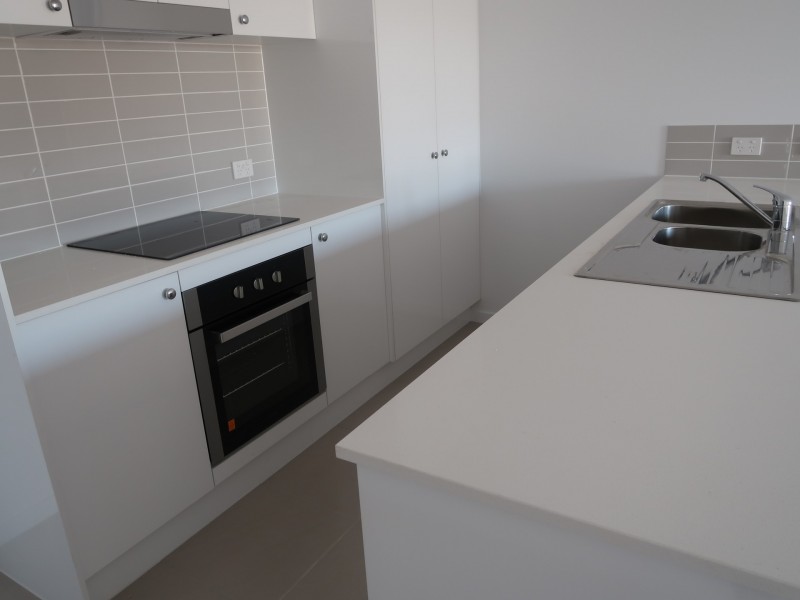 Unit 4/113-117 Broadwater Terrace, Redland Bay QLD 4165