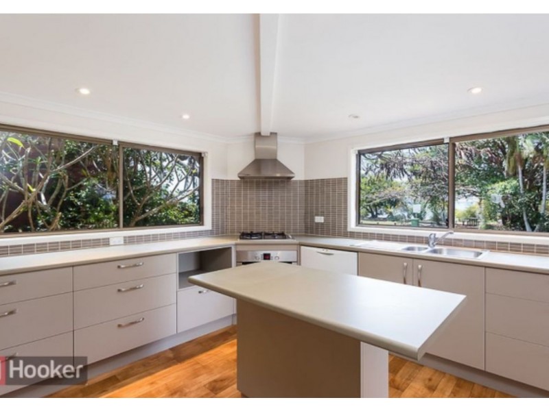 303 Esplanade, Redland Bay QLD 4165