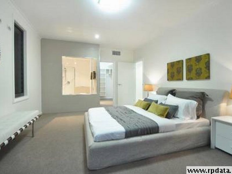 1A Bay Street, Redland Bay QLD 4165