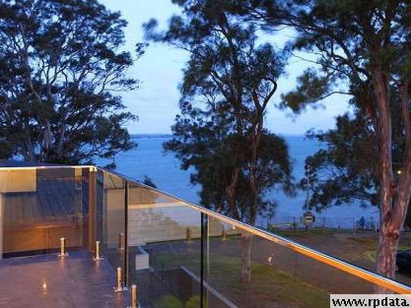 1A Bay Street, Redland Bay QLD 4165