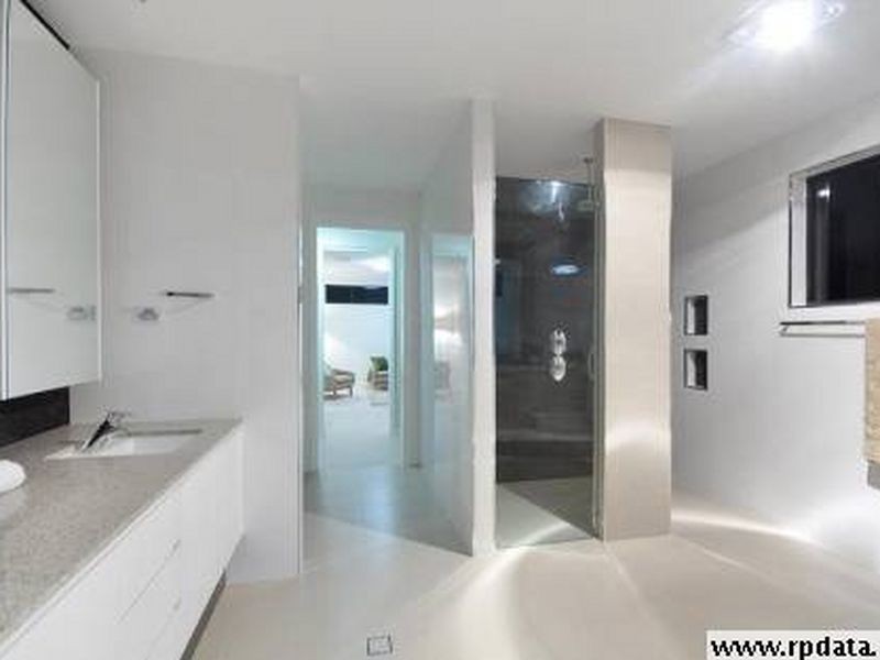 1A Bay Street, Redland Bay QLD 4165