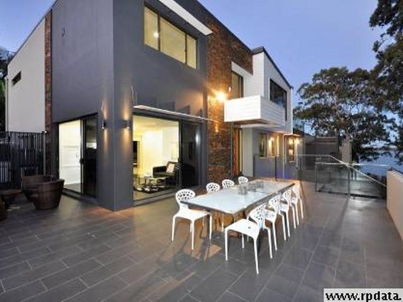 1A Bay Street, Redland Bay QLD 4165