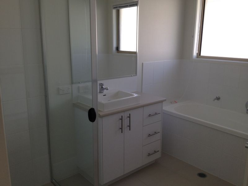 5 CONLAN COURT, Oxenford QLD 4210