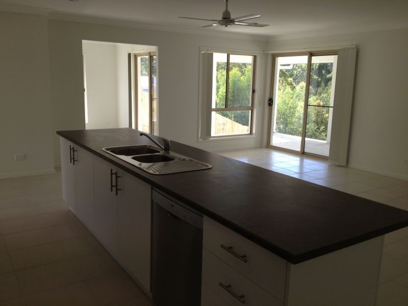 5 CONLAN COURT, Oxenford QLD 4210