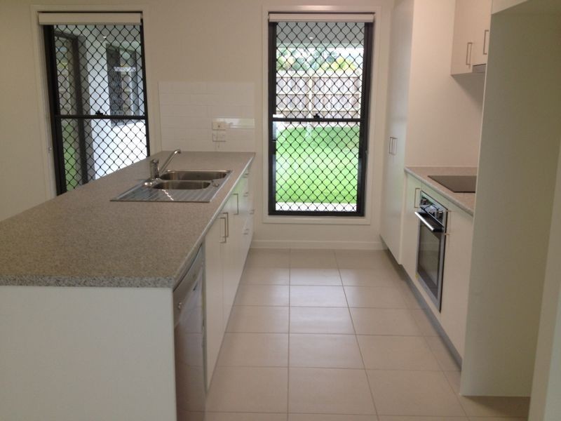 4 TERRITORY STREET, Windaroo QLD 4207