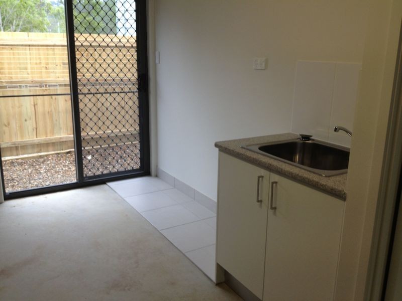 4 TERRITORY STREET, Windaroo QLD 4207