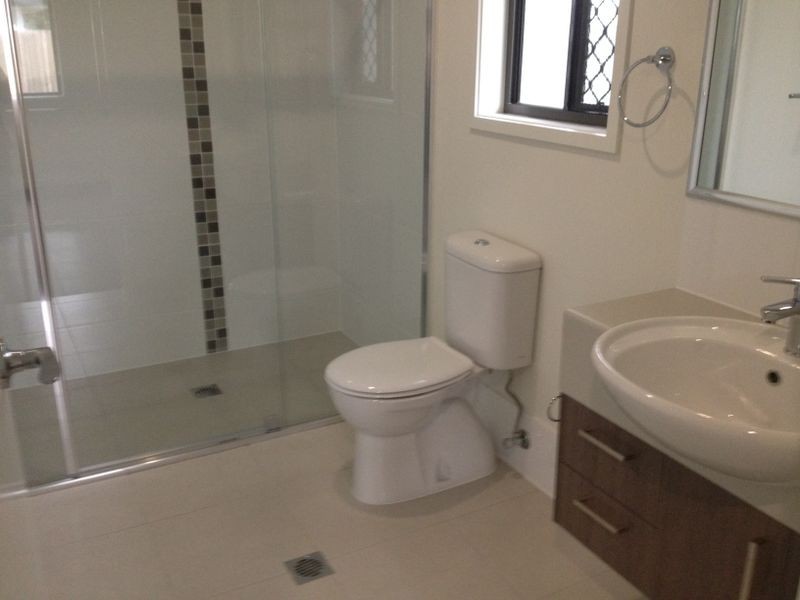 4 TERRITORY STREET, Windaroo QLD 4207