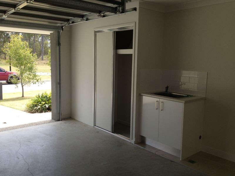 9 MAUD STREET, Windaroo QLD 4207