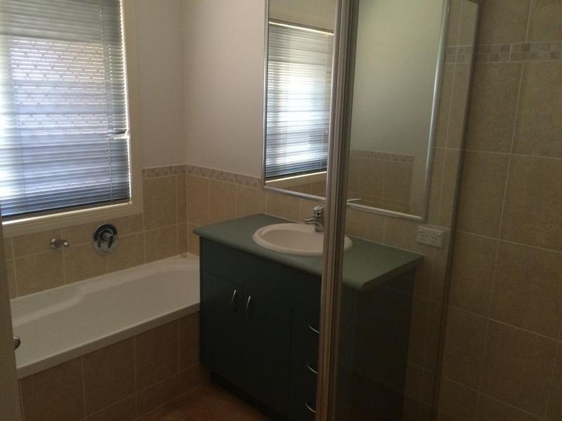 9 ANCHOR PLACE, Redland Bay QLD 4165