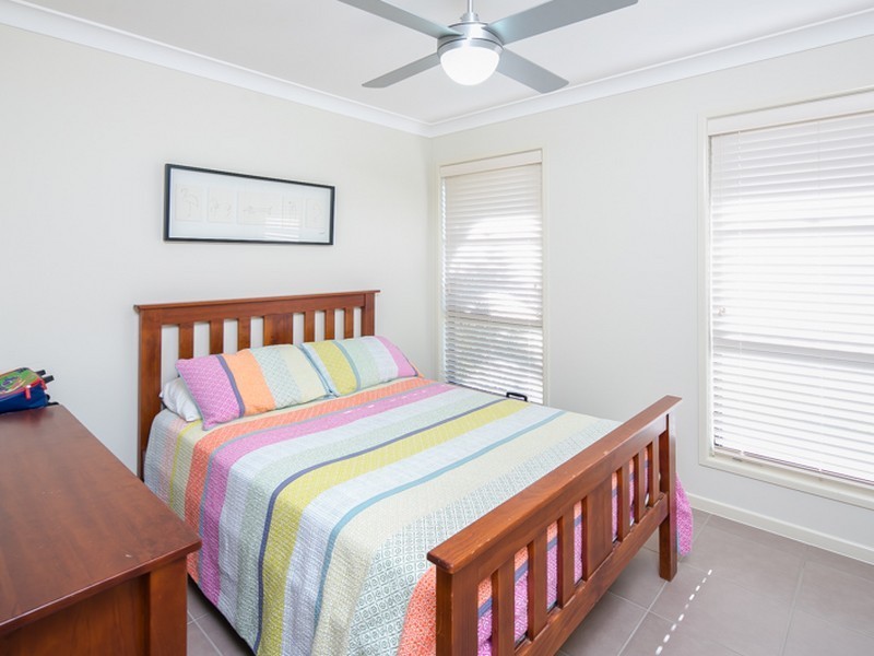 26 Poynter Street, Redland Bay QLD 4165