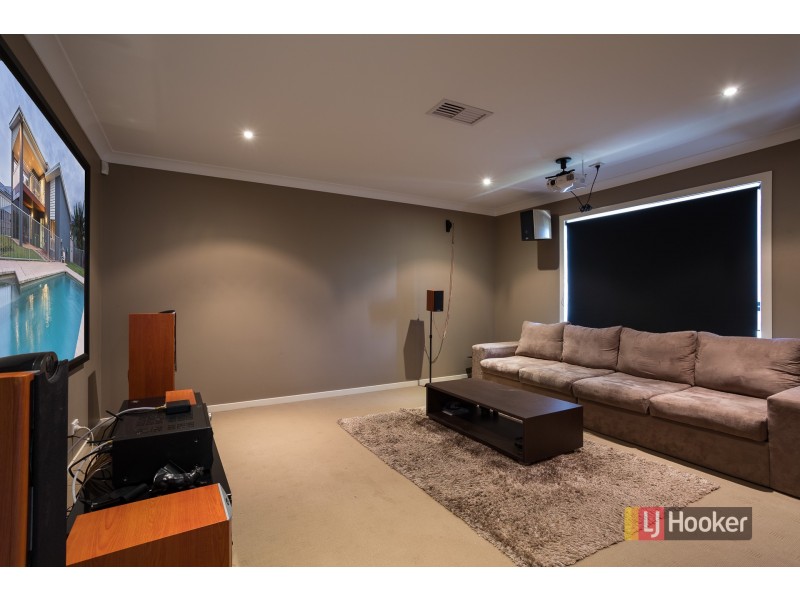 38 Huntly Place, Redland Bay QLD 4165