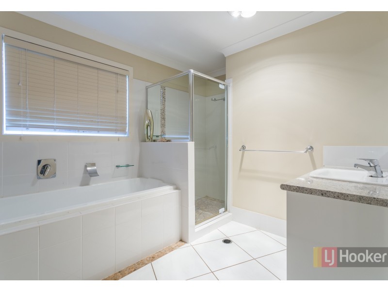 38 Huntly Place, Redland Bay QLD 4165
