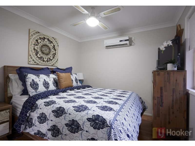 4 Buggy Place, Redland Bay QLD 4165