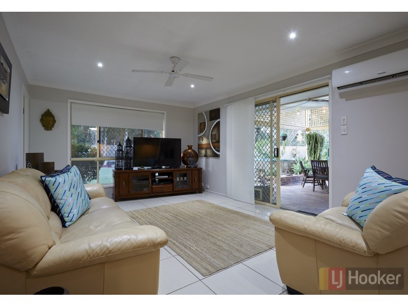 4 Buggy Place, Redland Bay QLD 4165