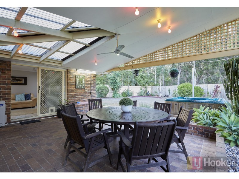 4 Buggy Place, Redland Bay QLD 4165