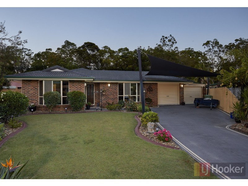 4 Buggy Place, Redland Bay QLD 4165