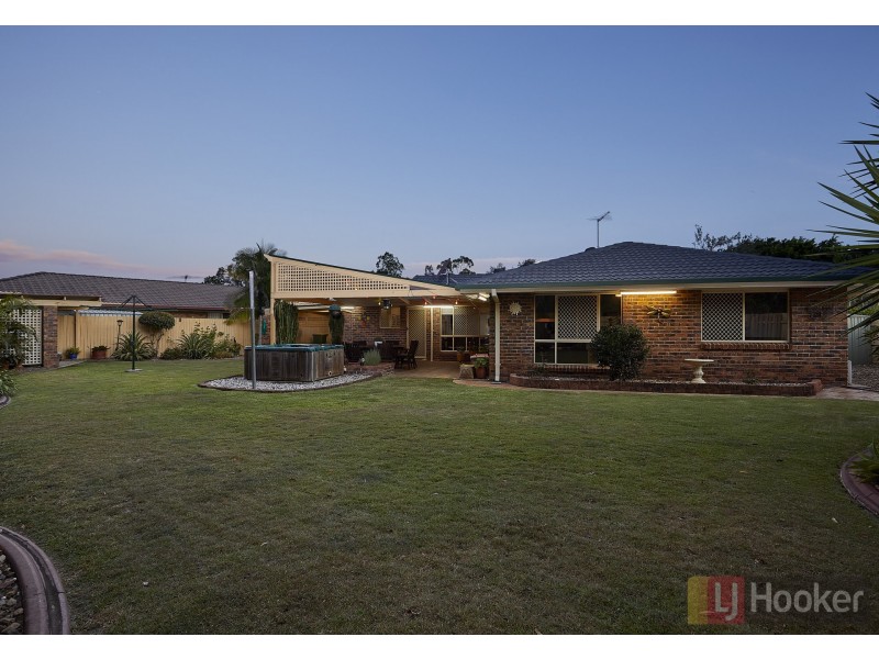 4 Buggy Place, Redland Bay QLD 4165