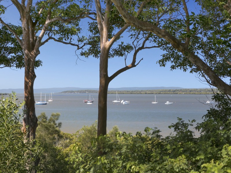 8 Bartlett Terrace, Redland Bay QLD 4165