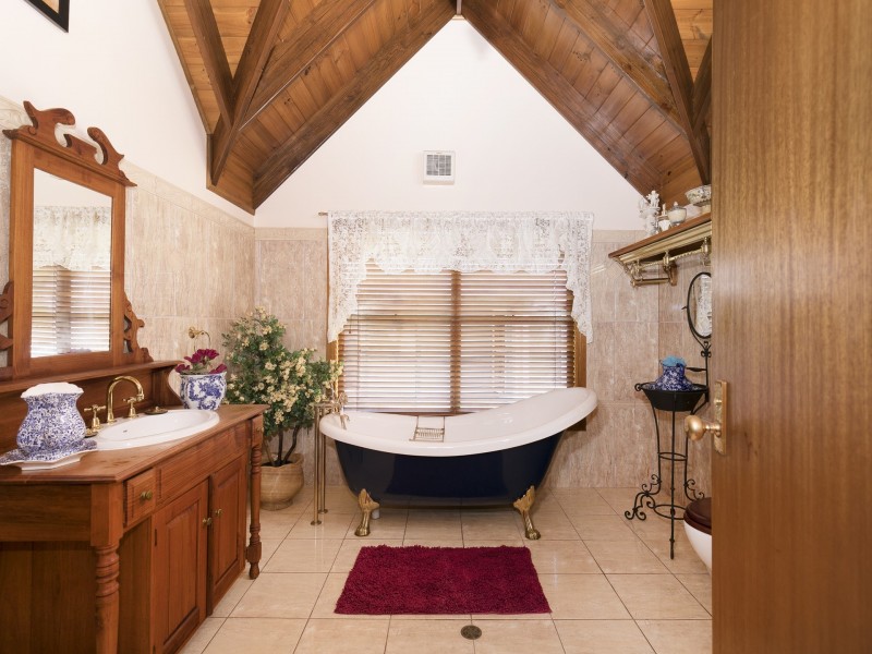 8 Bartlett Terrace, Redland Bay QLD 4165