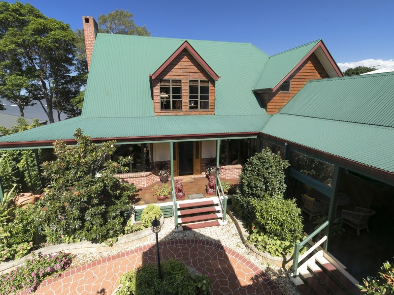 8 Bartlett Terrace, Redland Bay QLD 4165