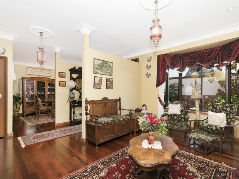 8 Bartlett Terrace, Redland Bay QLD 4165