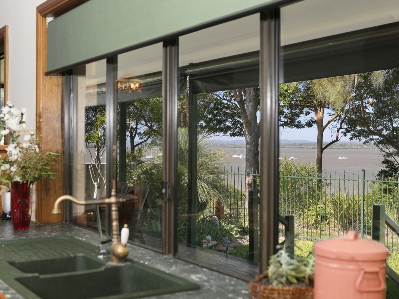 8 Bartlett Terrace, Redland Bay QLD 4165