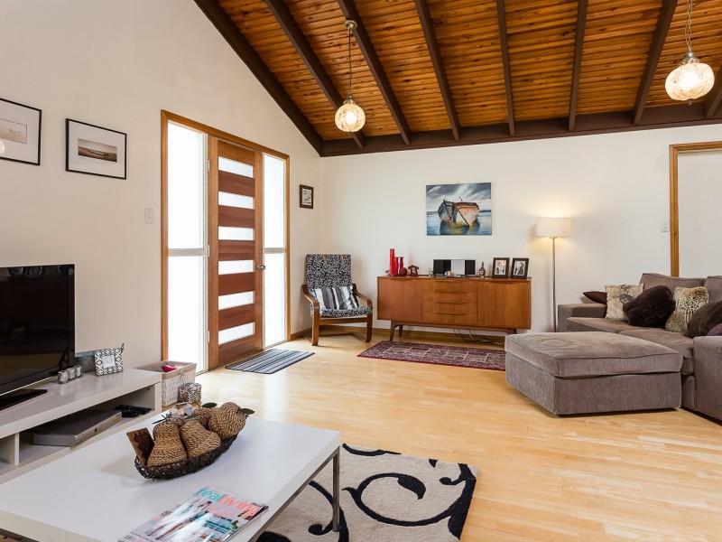 6 Boronia Street, Redland Bay QLD 4165