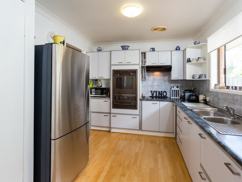 6 Boronia Street, Redland Bay QLD 4165