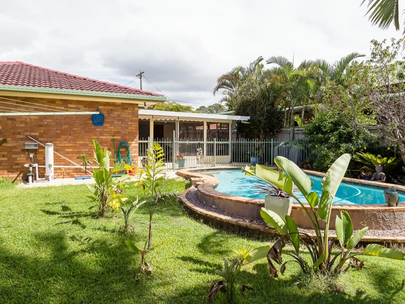 6 Boronia Street, Redland Bay QLD 4165