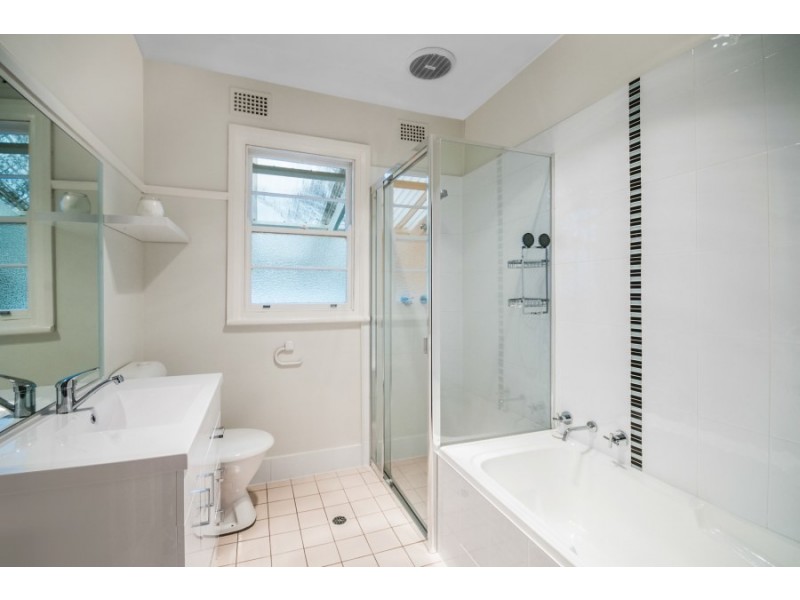 153 Wells Street, Springfield NSW 2250