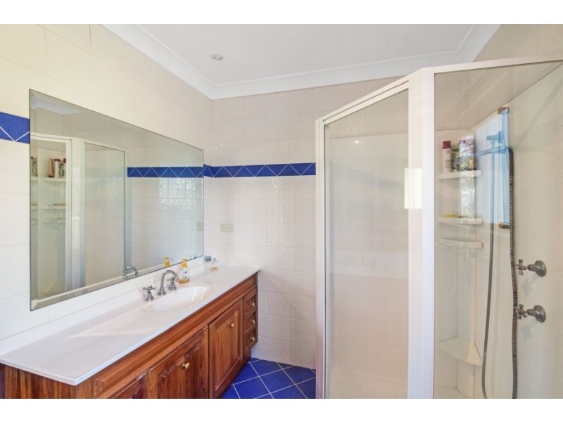 11 Elizabeth Street, Wyoming NSW 2250