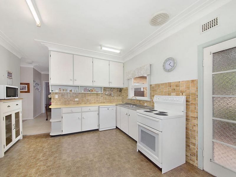 29 White Street, East Gosford NSW 2250