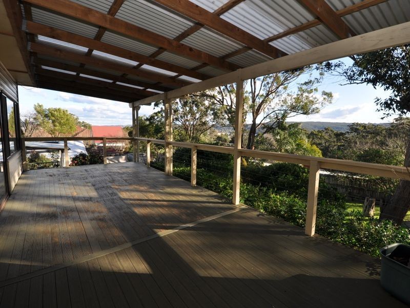 8 Bayview Avenue, East Gosford NSW 2250