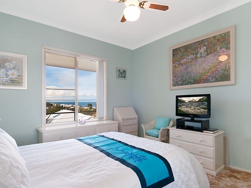 27 Fiesta Crescent, Copacabana NSW 2251