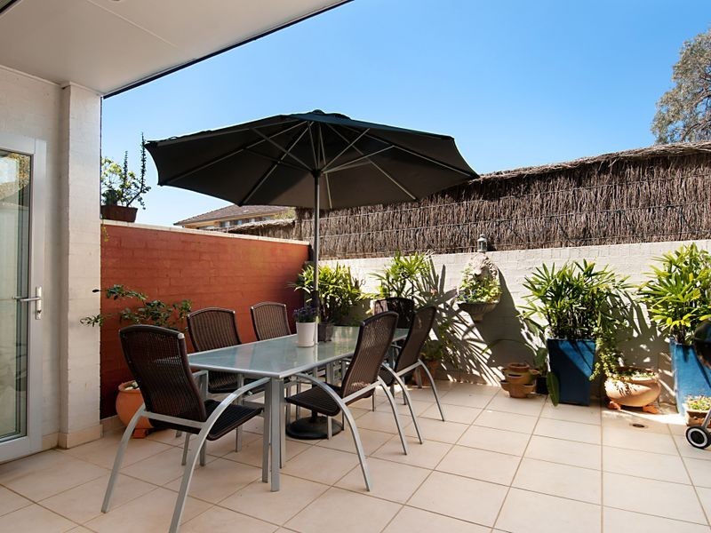 2/28 York Street, Point Frederick NSW 2250