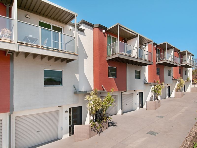 2/28 York Street, Point Frederick NSW 2250